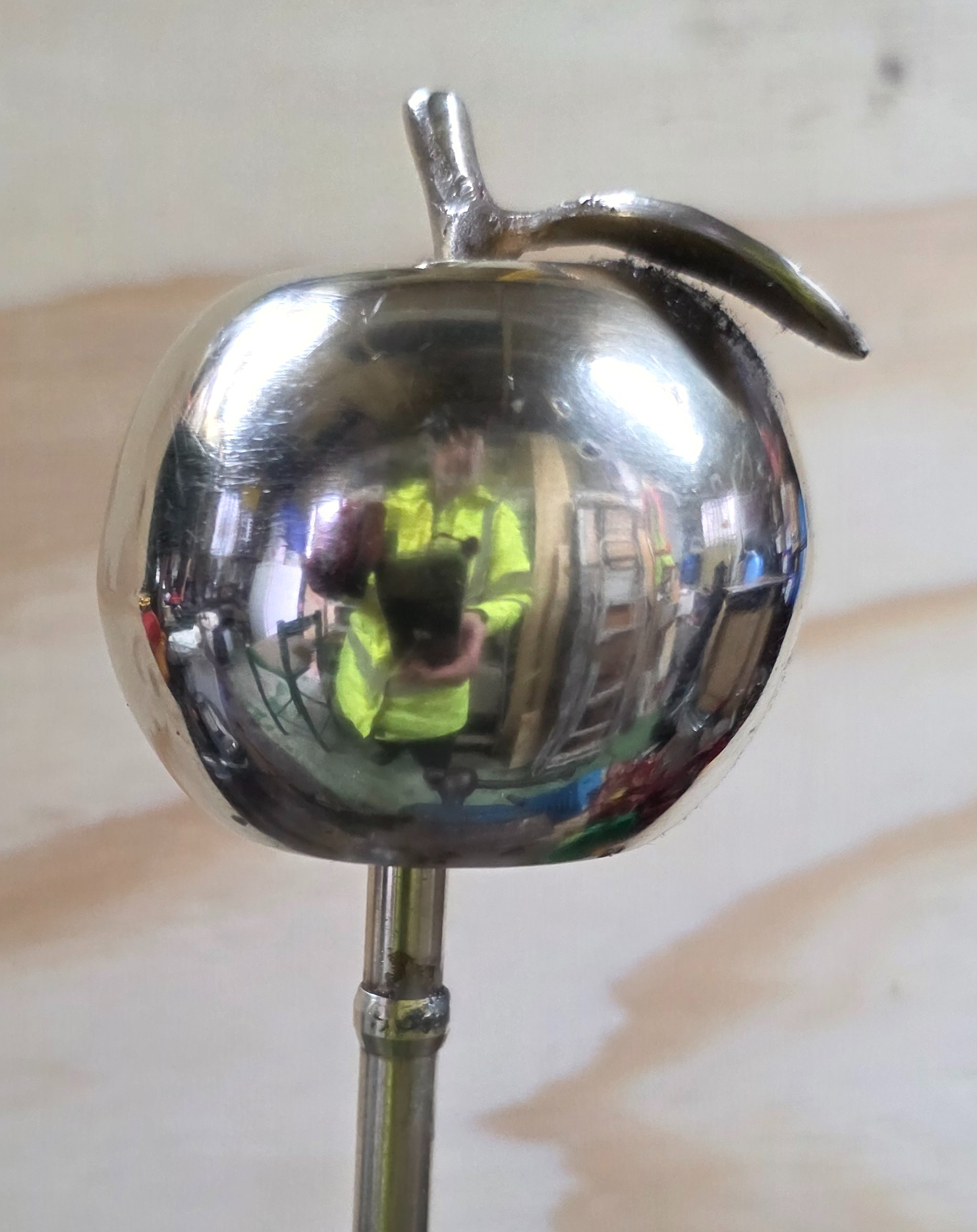 (image for) Apple Tiller Pin